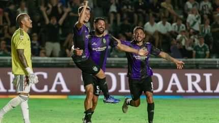 Banfield venció a Riestra y celebró su primer triunfo del año.