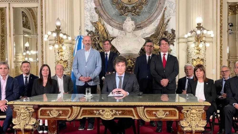 La Justicia aceptó tratar el amparo presentado contra el DNU de Javier Milei.