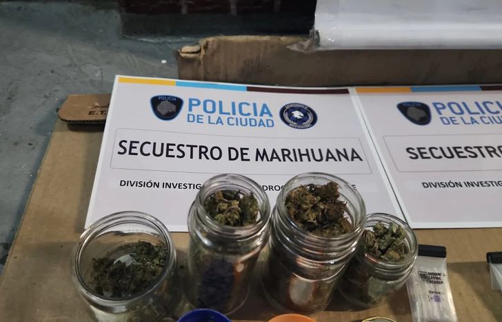Golpe al narcotráfico en Constitución: se hacían pasar por prostitutas para vender drogas.