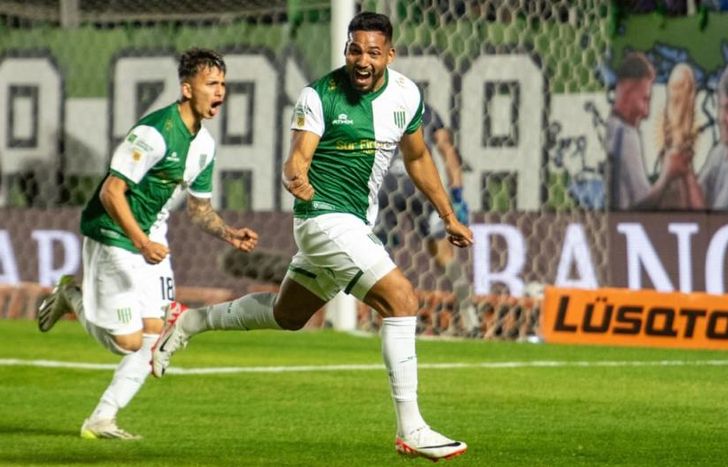 Maciel anotó su segundo gol con la camiseta de Banfield.