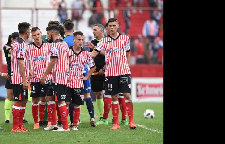 El plantel de Los Andes, feliz tras el 1-1 ante Ferro, busca festejar en Mataderos.