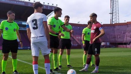 Lanús no quiere bajarse de los primeros puestos. Lanús no quiere bajarse de los primeros puestos.