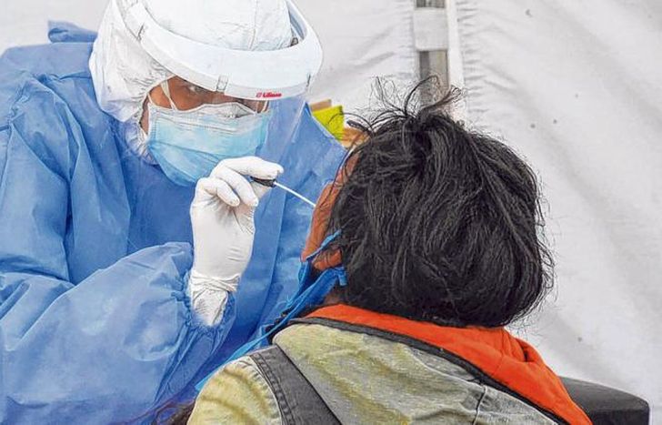 Un poco más de 143 mil tienen ahora el virus.