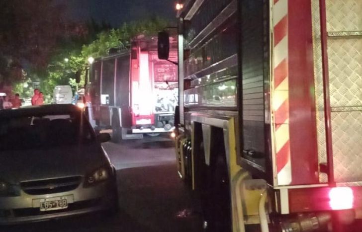 Trabajaron dos dotaciones de los Bomberos de Lomas.