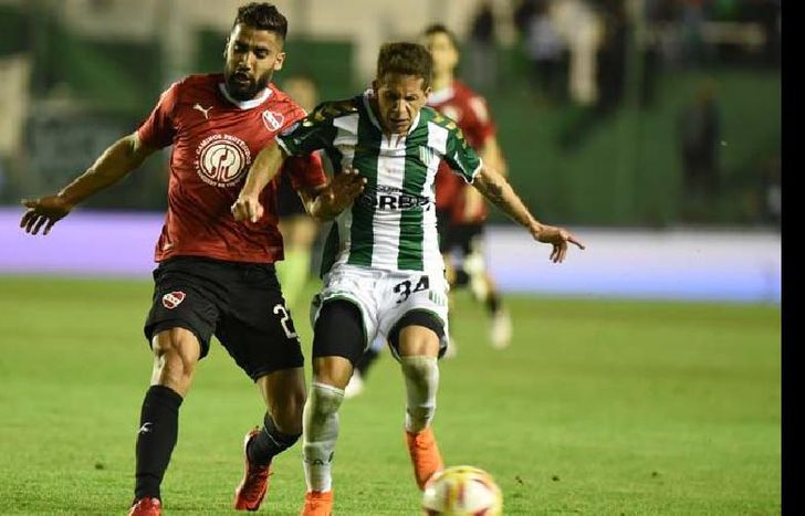 Nicolás Silva, con su velocidad, buscará complicar al fondo de San Lorenzo.