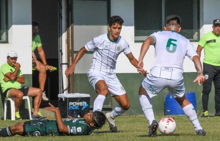 El Taladro ganó y lidera la Zona A junto a Gimnasia La Plata.