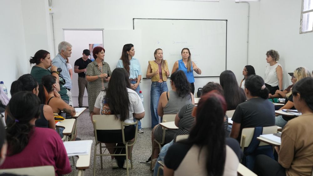 Más de 150 estudiantes se forman en la escuela ubicada en Temperley. Más de 150 estudiantes se forman en la escuela ubicada en Temperley.