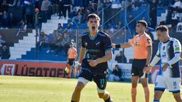 Franco Benítez festeja su primer gol en&nbsp;Temperley.