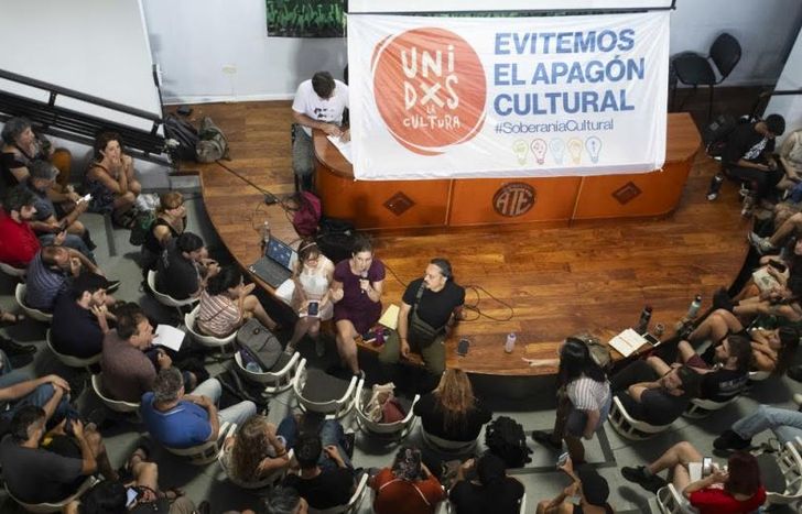 Se votó seguir un plan de lucha.