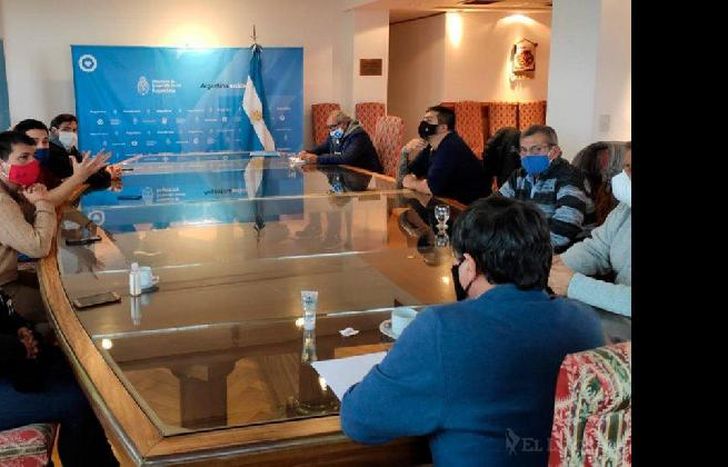 Arroyo mantuvo una reunión con representantes de organizaciones sociales.