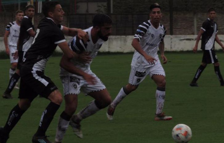 Claypole sumó, pero sigue sin ganar en la temporada.