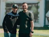 Troglio y la dirigencia de Banfield, en el momento de mayor tensión.