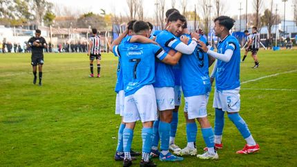 Tras destacarse en juveniles, dejan Temperley y se suman a Liniers. Tras destacarse en juveniles, dejan Temperley y se suman a Liniers.