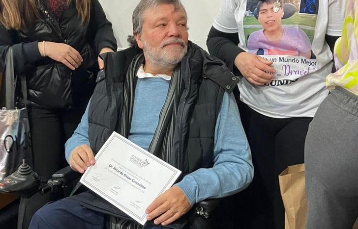 Los padres de sus pacientes reconocieron y agradecieron al médico por su trayectoria, generosidad y ética.