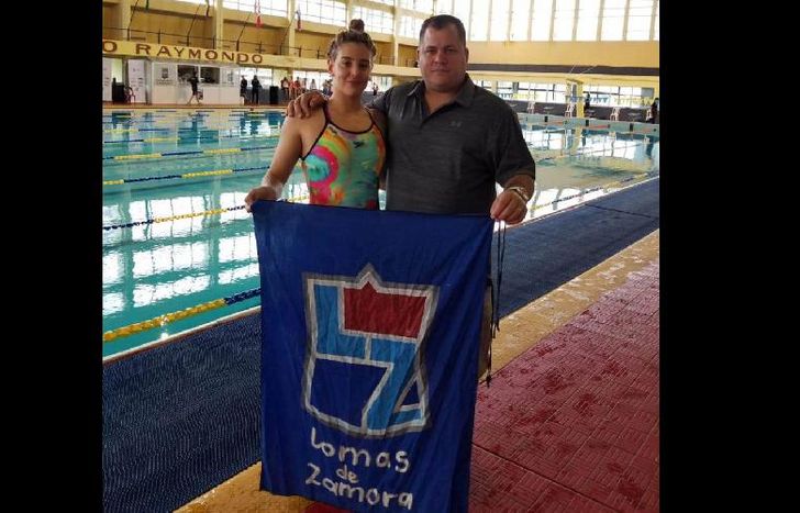 Alborzen, junto a su entrenador, tras un gran torneo.