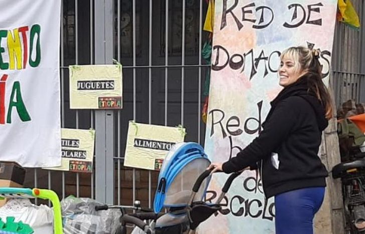 Se puede dejar material para reciclar que se retira al finalizar la jornada.