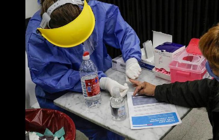 Del total de los 3.892 infectados, sólo 900 (23,1%) son importados.