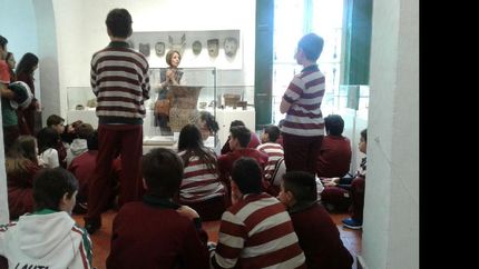 los estudiantes aprenden sobre los origenes de la ciudad