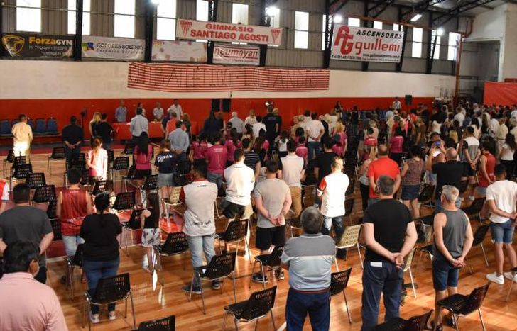 Con muchos socios, se inauguró el gimnasio remodelado.