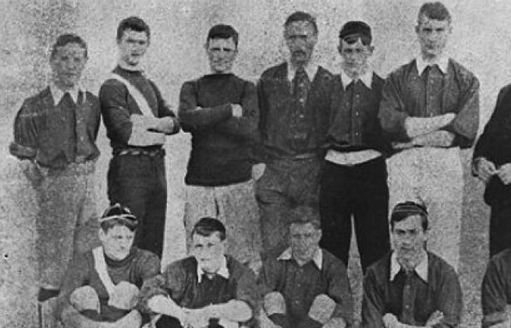 Los inicios del fútbol, emparentados con Lomas.