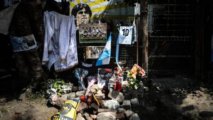 La puerta de la casa de Diego el día de su muerte. Un emblema.