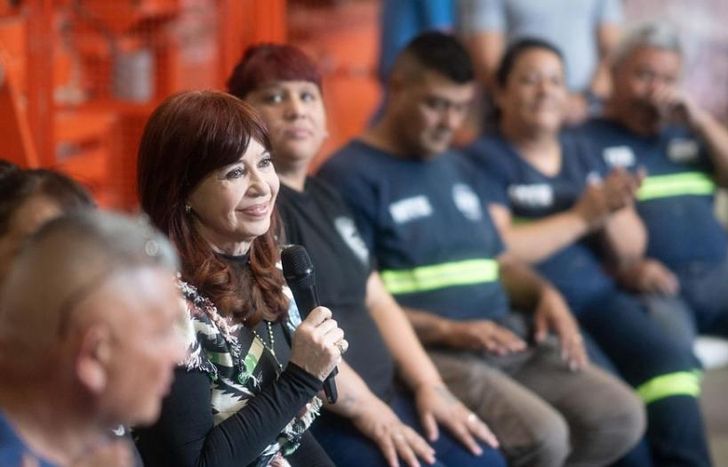 Cristina Kirchner visitó una planta de reciclado en Fiorito.