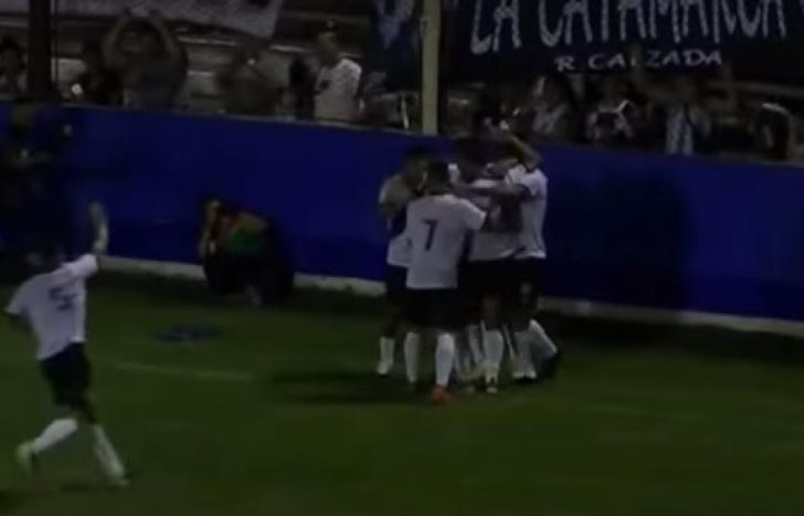 Claypole arrancó con una goleada ante Puerto Nuevo.