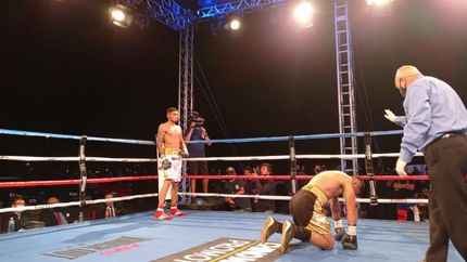 Ponce peleó menos de tres minutos: fue KO en el 1º round.