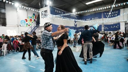 La Peña de la Comunidad sigue recorriendo los barrios de Lomas.
