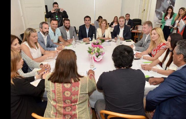 El primer tema a tratar será la factibilidad jurídica y operativa.