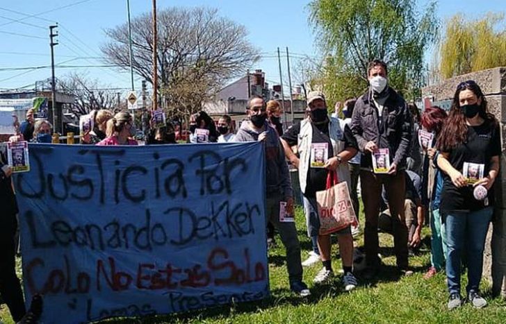 Durante una manifestación en Lomas, familiares y amigos.