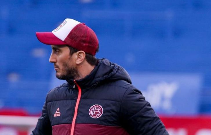 El Lanús de Zubeldía cayó goleado por Vélez.