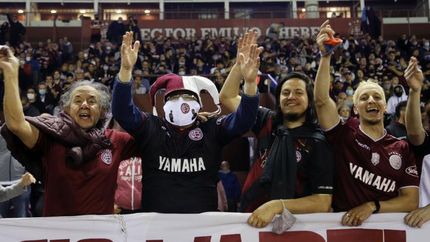 El regreso de los hinchas, una alegría para el DT. El regreso de los hinchas, una alegría para el DT.