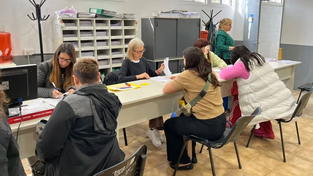 Se organizan operativos en distintas instituciones de Lomas.