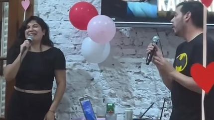 Van a estar este viernes presentándose Lucía Ibarra y Adrián López.