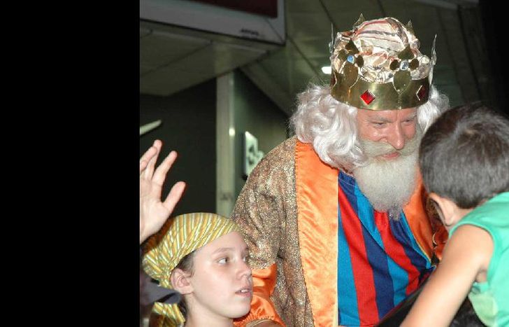 VARIAS GENERACIONES DE LOMENSES FUERON TESTIGOS DE ESTA FIESTA.