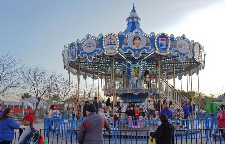 El carrousel tiene imágenes de Maradona y la Copa del Mundo.