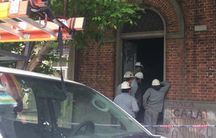 Una cuadrilla trabajaba en el lugar desde esta tarde.