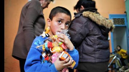 piden donaciones para asistir con alimentos a chicos de la boca