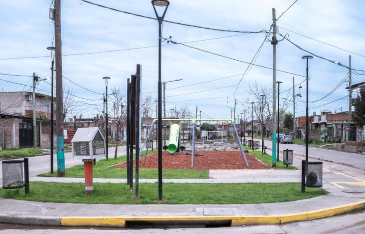 Obras en la Plaza Canadá, de Falucho y Lavardén.