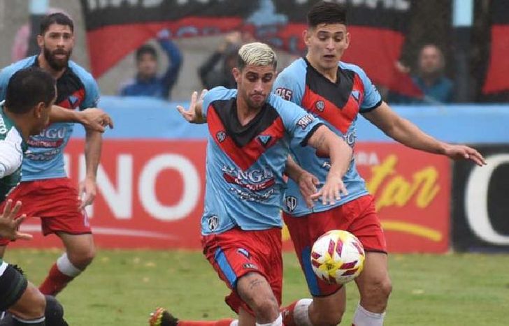 Lucas Campana quedó con bronca por la actuación de los árbitros el último domingo.