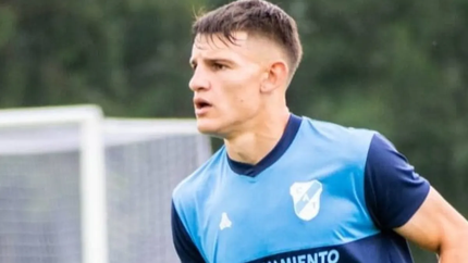 Temperley confía en la seguridad defensiva de Valentín Aguiñagalde. Temperley confía en la seguridad defensiva de Valentín Aguiñagalde.