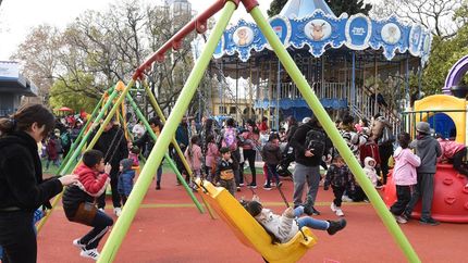 La zona infantil fue ampliada con nuevos juegos. La zona infantil fue ampliada con nuevos juegos.