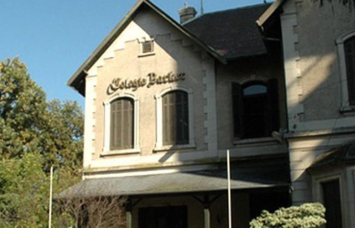 El Colegio Barker, de Lomas.