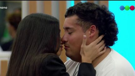 Manzana y su novia.