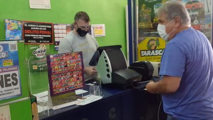 Guillermo es la tercera generación que atiende el local.