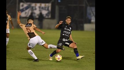 Temperley no jugó bien, pero aprovechó la pelota parada y logró un empate. Temperley no jugó bien, pero aprovechó la pelota parada y logró un empate.