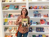 La licenciada en arte de Temperley en la presentación oficial de su libro para niños.&nbsp;