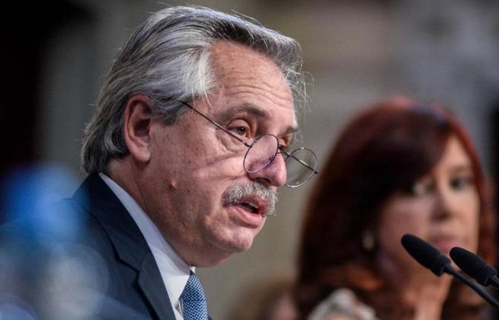 Fernández afirmó que hay que desdolarizar las tarifas.