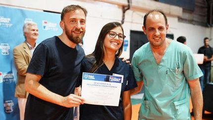 Otermín participó del acto junto a autoridades del área de Salud.